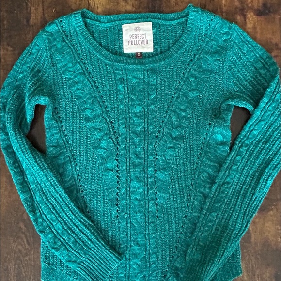 Sweater Bundle - Picture 13 of 16